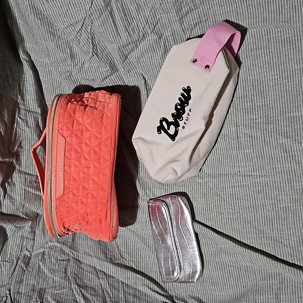 Bundle of cosmetic bags